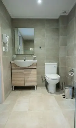 Üç Kişilik Oda