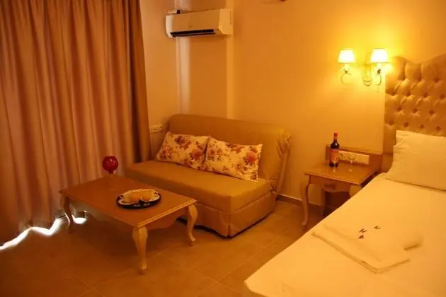 Tek Büyük Yataklı Oda, Deniz Manzaralı (Grand Deluxe)