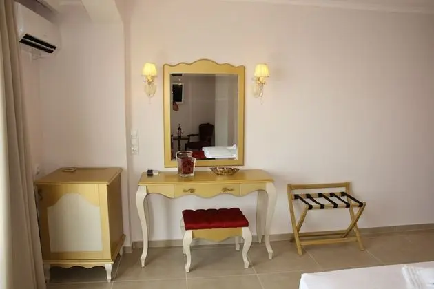 Tek Büyük Yataklı Oda, Deniz Manzaralı (Grand Deluxe)