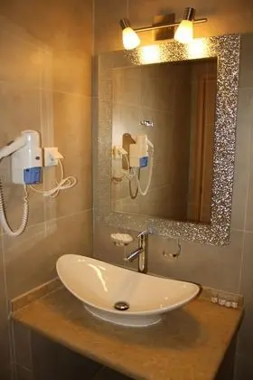 Tek Büyük Yataklı Oda, Deniz Manzaralı (Grand Deluxe)