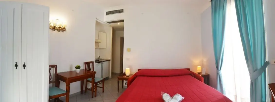 Economy Tek Büyük Yataklı Oda, Deniz Manzaralı (con terrazzo)