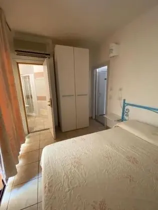 Büyük Yataklı Tek Kişilik Oda
