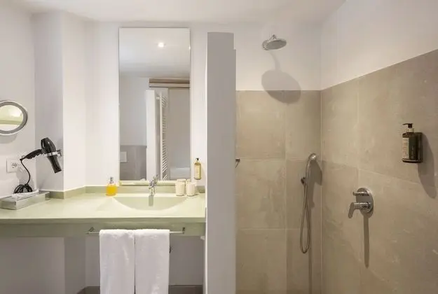 Premium Tek Büyük Yataklı Oda