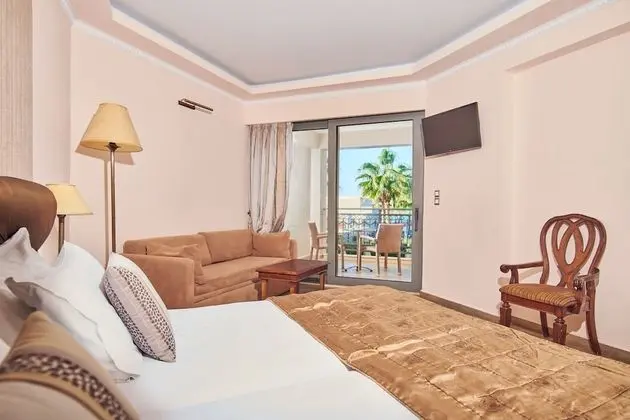 Junior Suite with Pool and Sea View