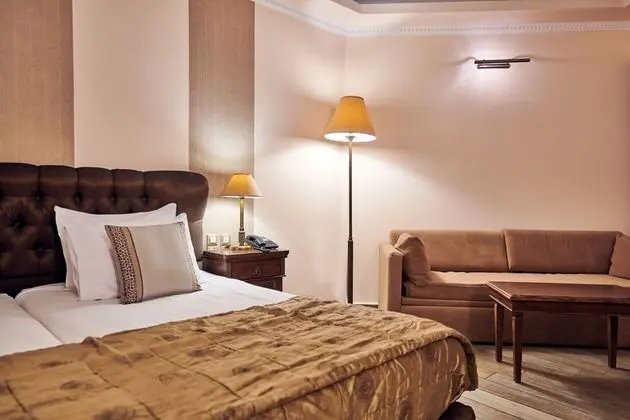 Junior Suite with Pool and Sea View