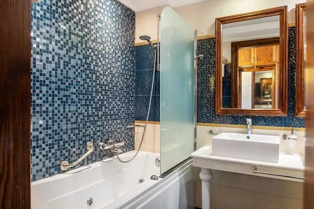 Junior Suite with Pool and Sea View