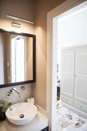 Classic Tek Büyük Yataklı Oda, Kanal Manzaralı