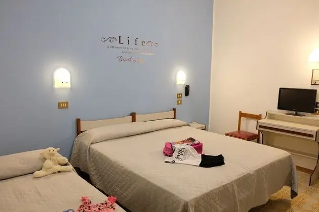 Standard Üç Kişilik Oda, Kısmi Deniz Manzaralı
