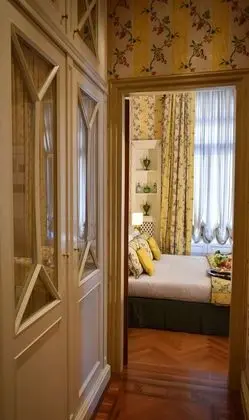 Deluxe Süit, Köşe