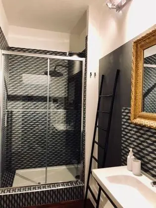 Deluxe Tek Büyük Yataklı Oda (11)