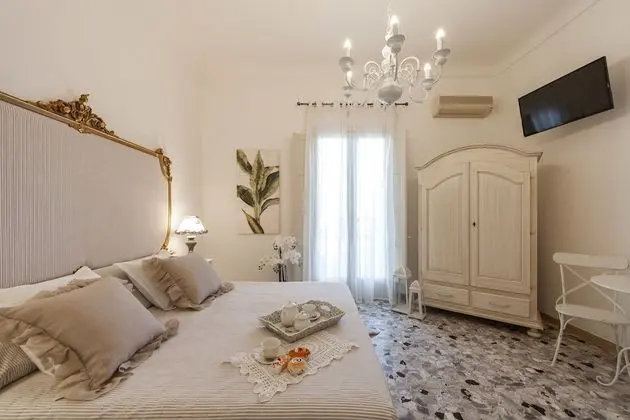 Deluxe Tek Büyük veya İki Ayrı Yataklı Oda, Teras, Bahçe Manzaralı