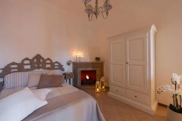 Deluxe Tek Büyük Yataklı Oda, Balkon, Bahçe Manzaralı