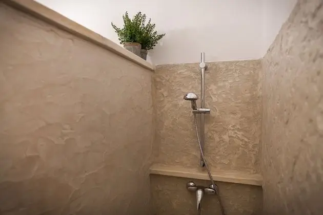 Deluxe Tek Büyük Yataklı Oda, Balkon, Bahçe Manzaralı