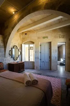 Superior Tek Büyük Yataklı Oda, Banyolu/Duşlu ( King Room with balcony)