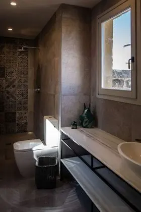 Superior Tek Büyük Yataklı Oda, Banyolu/Duşlu ( King Room with balcony)