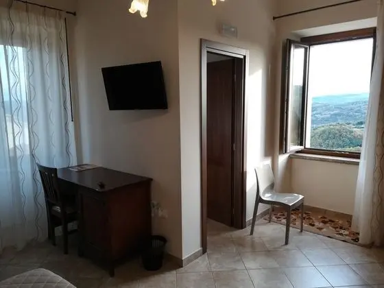 Üç Kişilik Oda (with Extra Bed)