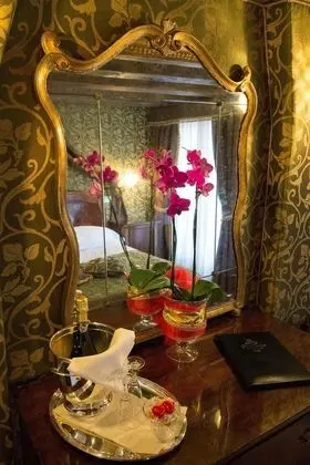 Classic Tek Büyük veya İki Ayrı Yataklı Oda