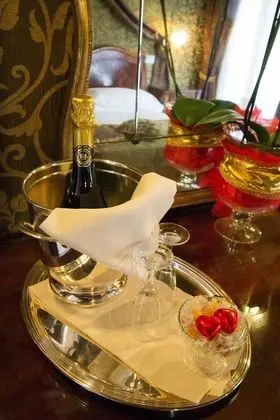 Classic Tek Büyük veya İki Ayrı Yataklı Oda