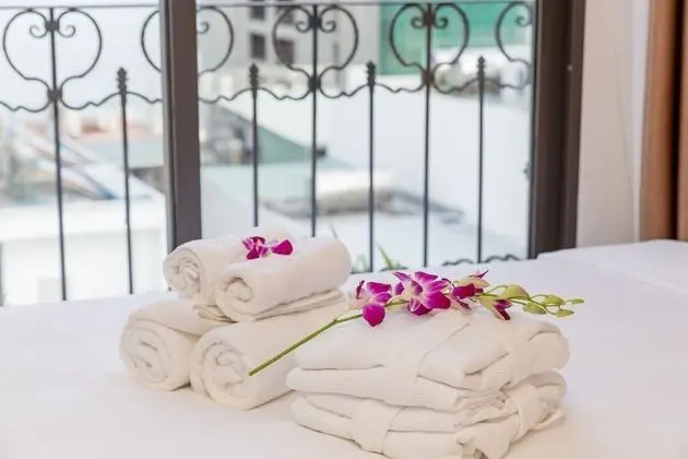 Suite Apartment, 1 Bedroom, Pool View