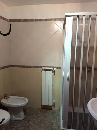 Economy Oda, 1 Büyük (Queen) Boy Yatak