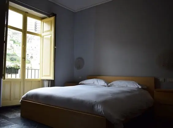 Tek Büyük Yataklı Oda, Balkon