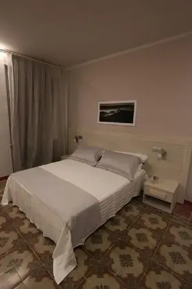 Tek Büyük veya İki Ayrı Yataklı Oda, Balkon