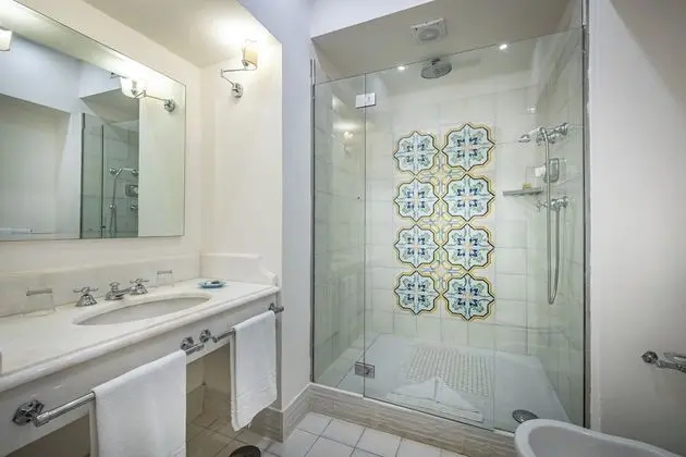 Family Süit, 2 Yatak Odası, 2 Banyolu, Bahçe Manzaralı (Luxury Suite for three first floor)