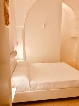 Romantic Tek Büyük Yataklı Oda (Chiodi di Garofano)