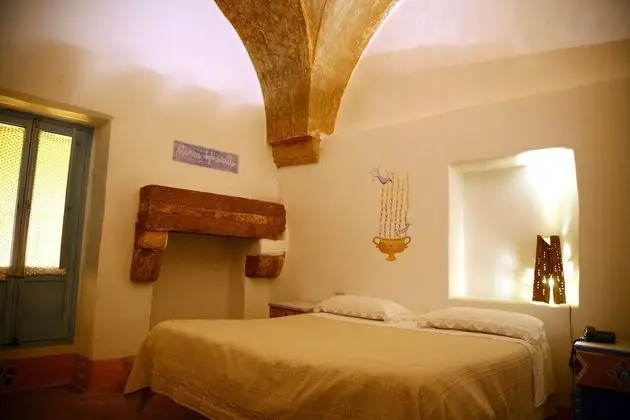 Üç Kişilik Oda
