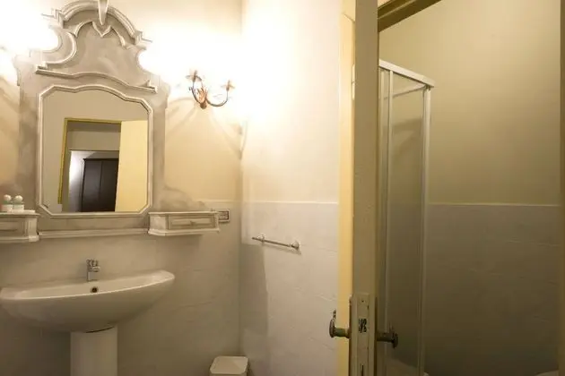Deluxe Tek Büyük Yataklı Oda, Banyolu/Duşlu