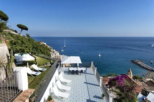Villa, Sigara İçilebilir