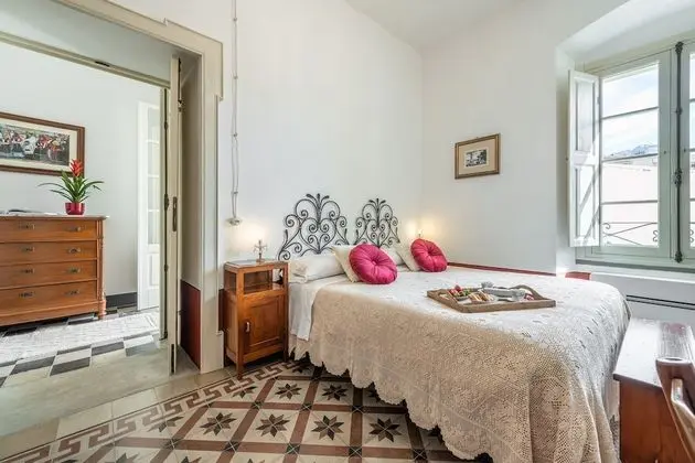 Junior Tek Büyük veya İki Ayrı Yataklı Oda