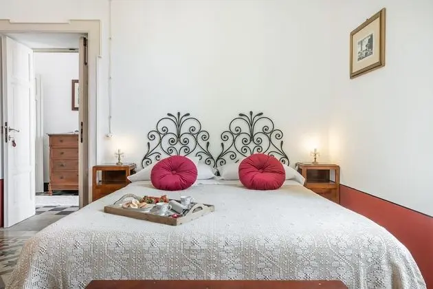 Junior Tek Büyük veya İki Ayrı Yataklı Oda