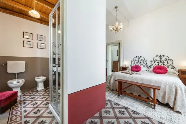 Junior Tek Büyük veya İki Ayrı Yataklı Oda