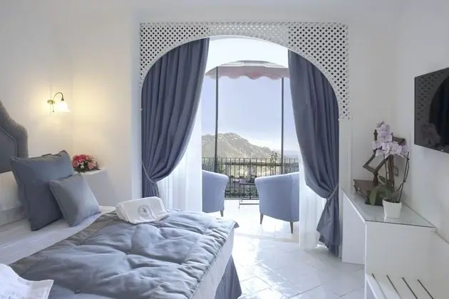 Deluxe Tek Büyük Yataklı Oda, Balkon, Deniz Manzaralı