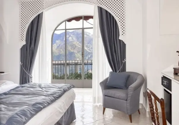 Deluxe Tek Büyük Yataklı Oda, Balkon, Deniz Manzaralı