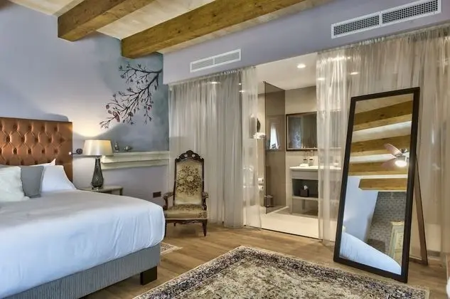 Deluxe Tek Büyük veya İki Ayrı Yataklı Oda