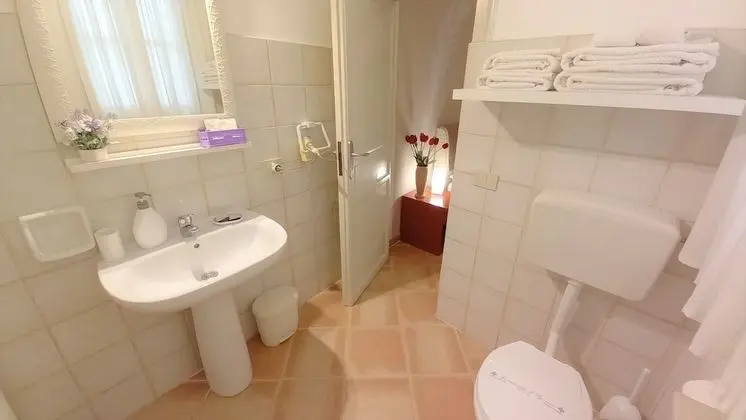 Traditional Sıra Ev, Banyolu/Duşlu