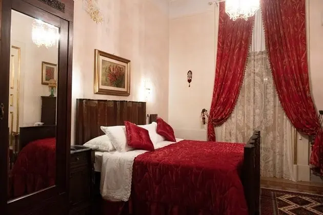 Classic Tek Büyük Yataklı Oda (Ancella)