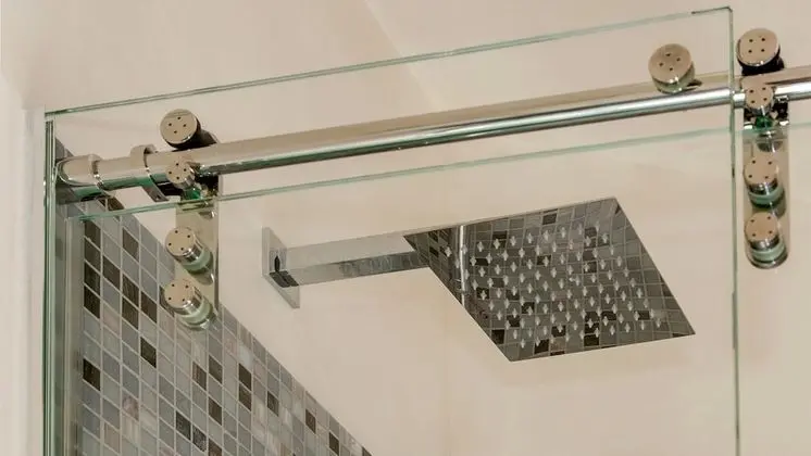 Junior Süit, Balkon