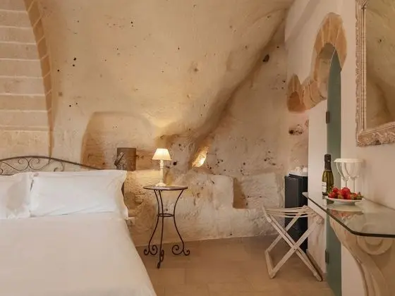 Tek Büyük Yataklı Oda (Grotta)