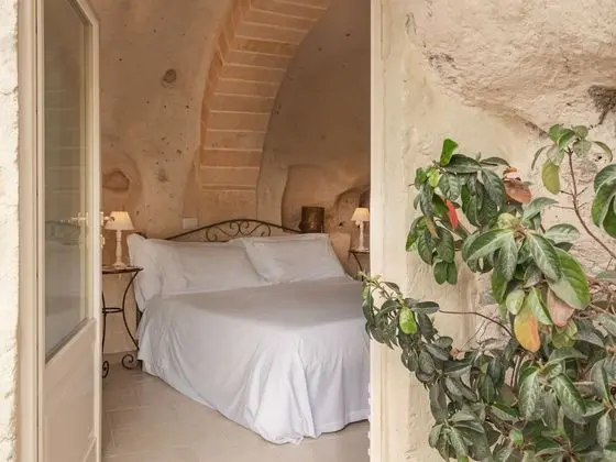 Tek Büyük Yataklı Oda (Grotta)