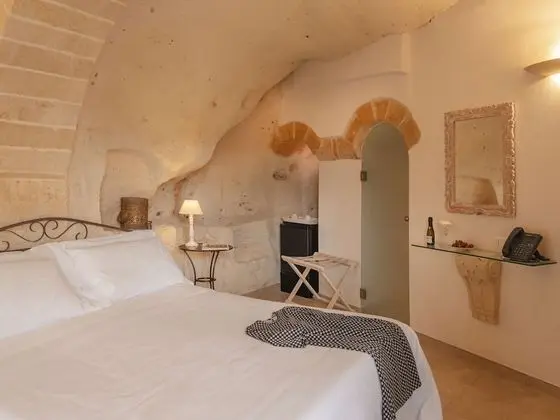 Tek Büyük Yataklı Oda (Grotta)