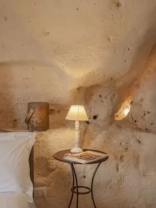 Tek Büyük Yataklı Oda (Grotta)