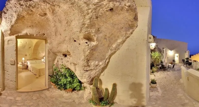 Tek Büyük Yataklı Oda (Grotta)