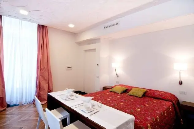 Standard Tek Büyük Yataklı Oda, Park Manzaralı (2)