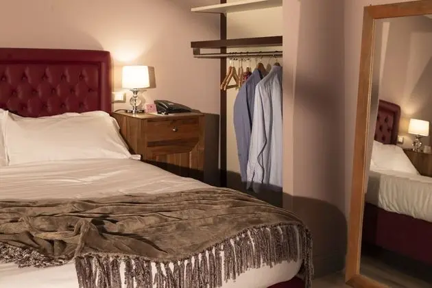 Luxury Tek Büyük Yataklı Oda