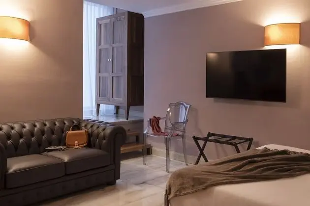 Luxury Tek Büyük Yataklı Oda