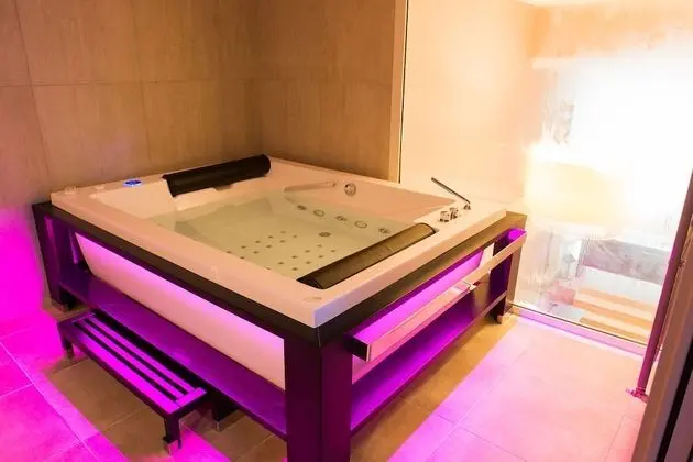 Luxury Tek Büyük Yataklı Oda