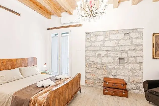 Apart Daire, 5 Yatak Odası